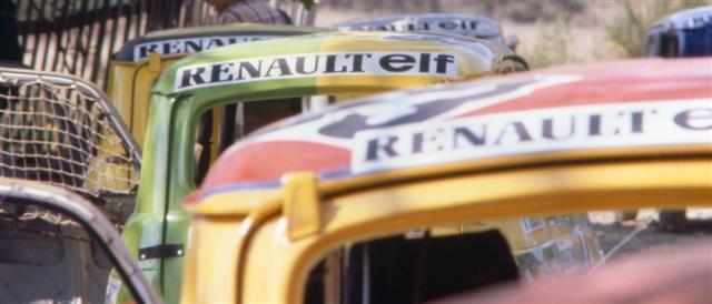 Renault Cross-16