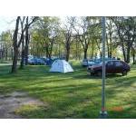 Camping = 3 tentes pour 6 voitures le compte est bon
